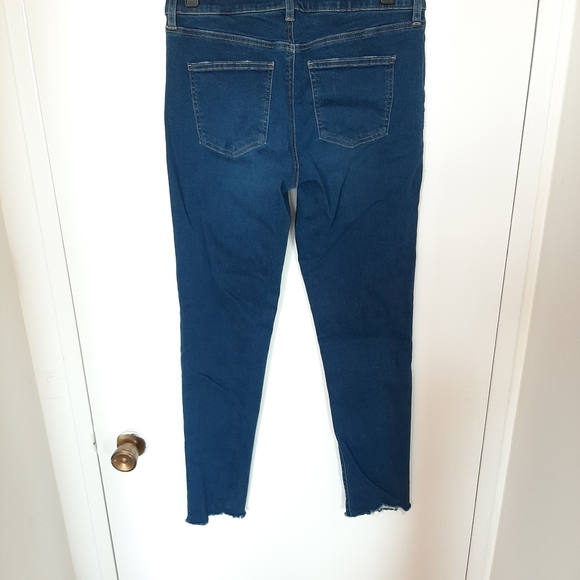 New Uniqlo EXTRA STRETCH JEANS - Picture 3 of 4